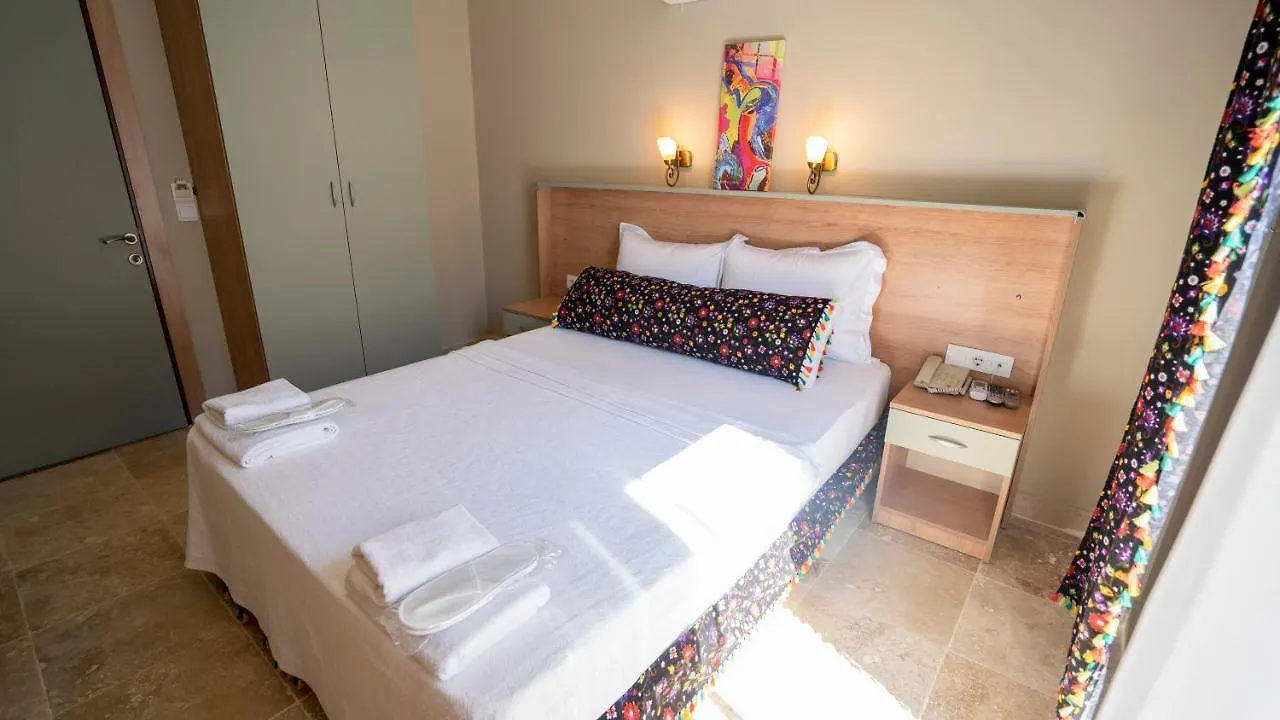 Ebruli Hotel Cunda Ayvalik Bed & Breakfast